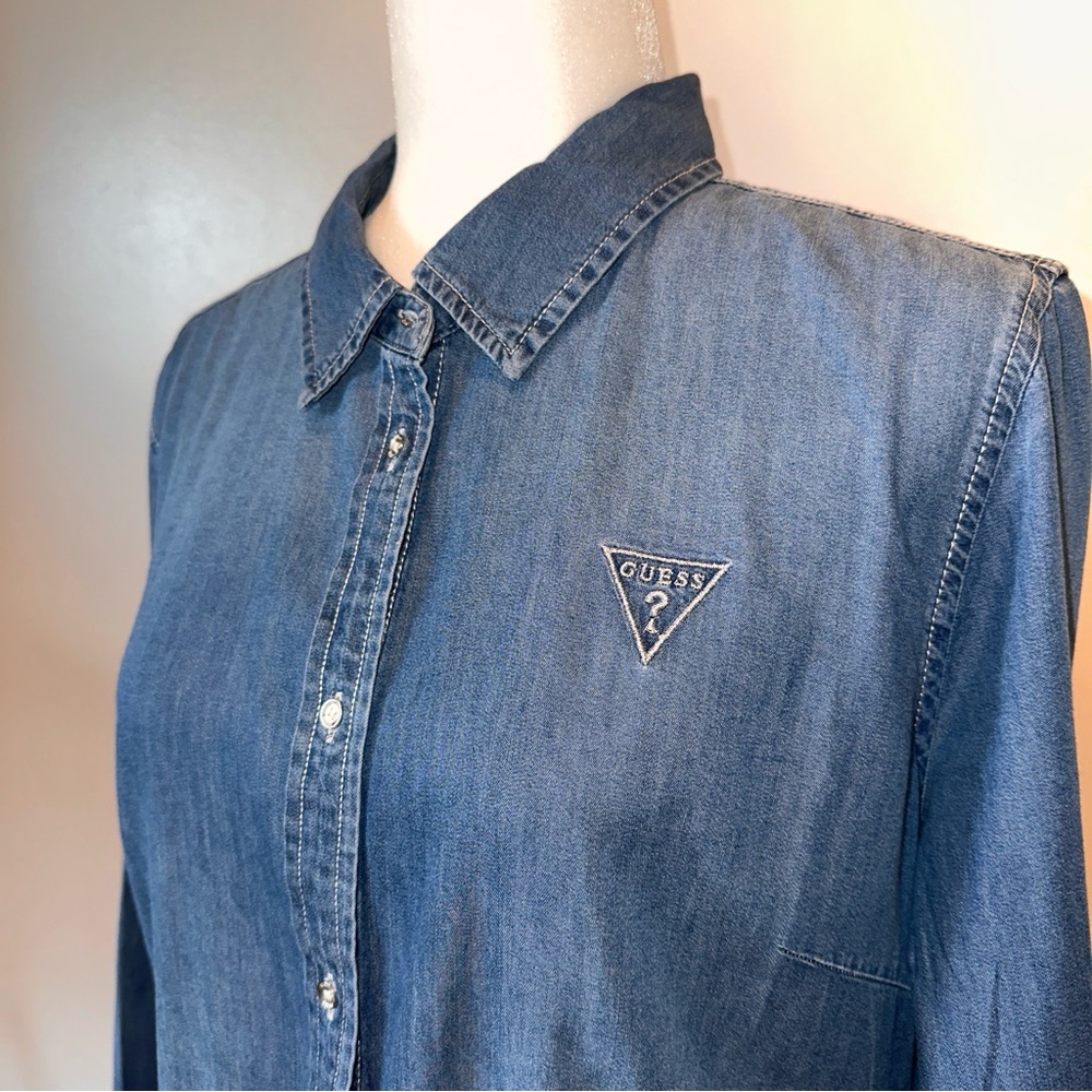 GUESS NWOT Light Blue Denim Button Down Shirt with Branded Tag Size Large